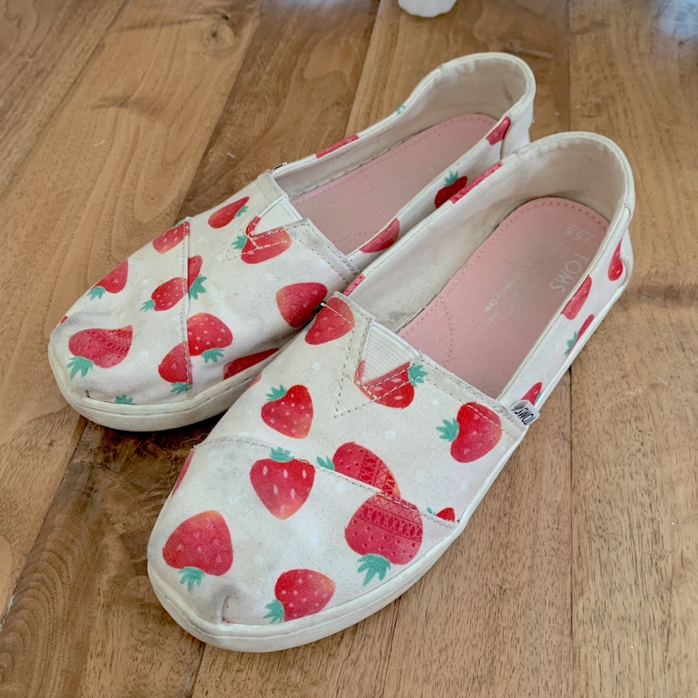 strawberry toms